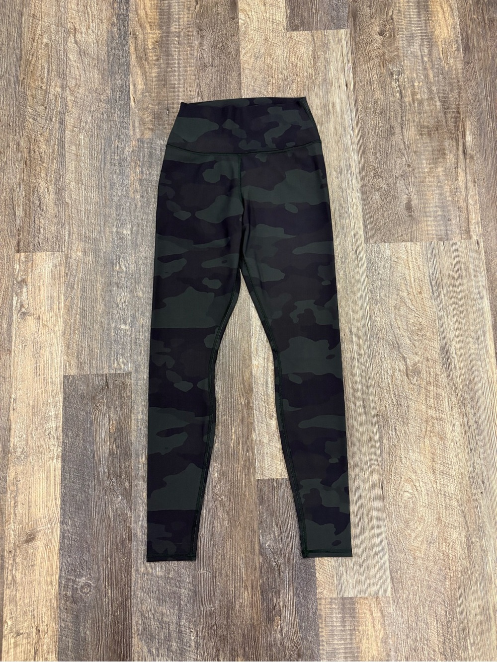 Alo Yoga High-Waist Vapor Camo Leggings Black Camouflage Full Length Inseam 28"